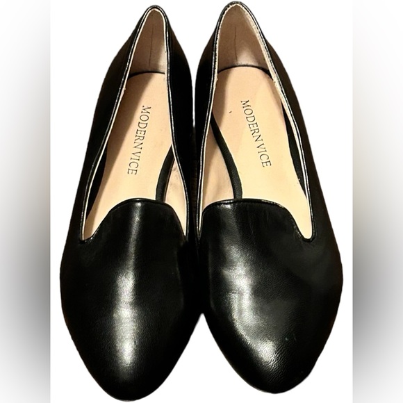 MODERN VICE Women's Black Genuine Leather Point Toe Flat Shoe Studded Heel-Sz 6 - Picture 2 of 15